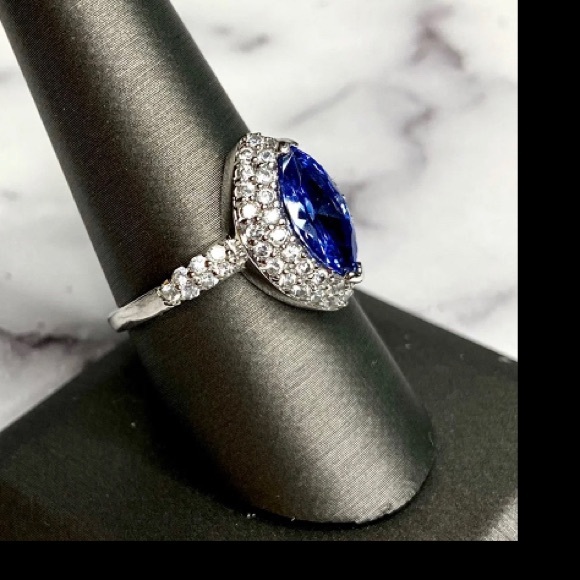 Quick Sale 💥.925 Silver Sim Tanzanite & Diamond Ring - Picture 3 of 10